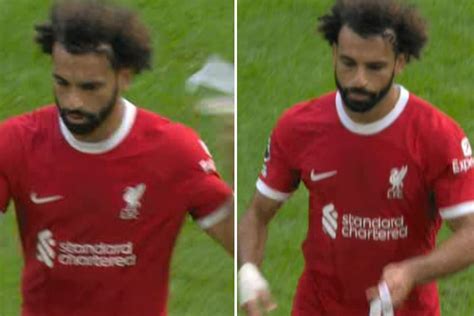 Mo Salah Rages After Being Subbed Off At Chelsea And Fans Think He