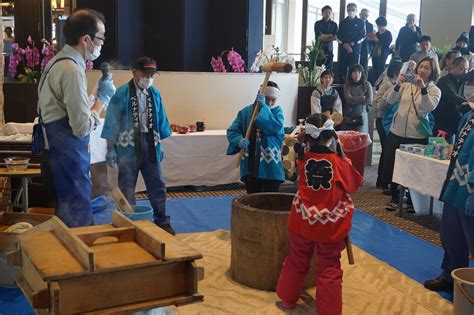 【開催のお知らせ】年忘れ 餅つき体験＆振る舞い餅｜【公式】あてま高原リゾート ベルナティオ｜新潟旅行 温泉を愉しめるホテル