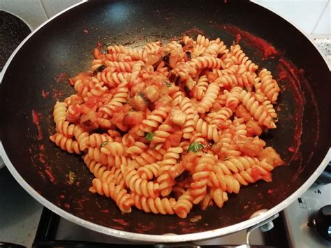 Fusilli Con Sugo Di Melanzane Una Ricetta Facile E Veloce