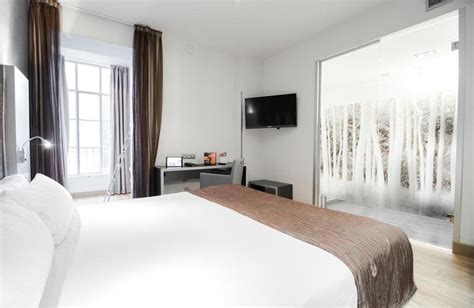 ICON Wipton by Petit Palace, Madrid | Staycation Prices