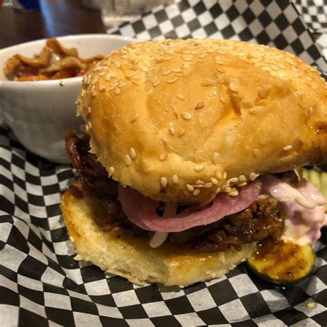 bennos genuine bar  grill