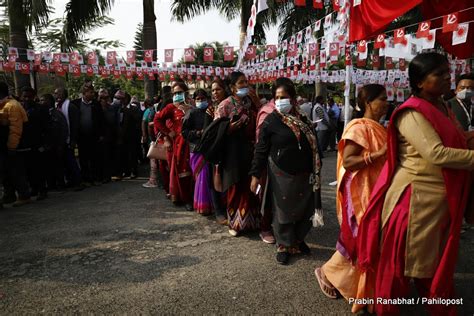 एमाले महाधिवेशन क्युआर कोड स्क्यान गराउँदै बन्दसत्र स्थलमा प्रवेश