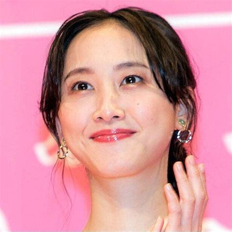 松井玲奈、“超開運日”に直筆の入籍報告「今年最初のサプライズやん」「末長くお幸せに」とファン祝福 モデルプレス