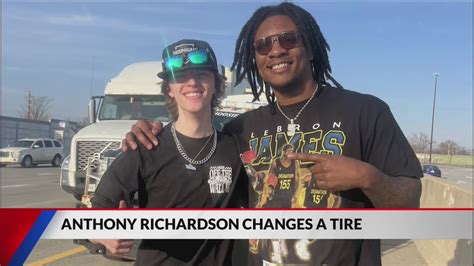 Colts Starting Qb Anthony Richardson Helps Stranded Motorists Youtube