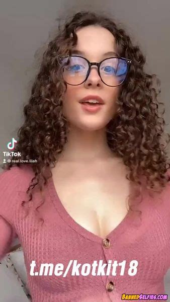 Kaylah Years Highschool Babe Epic Nude Selfie On Tiktok