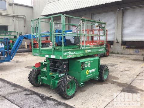 Skyjack Sj Rt Dual Fuel X Scissor Lift In St Louis