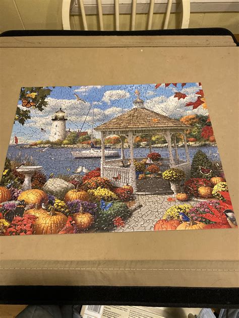 A pretty fall puzzle 500 pieces. Still a bit of a challenge with all the florals ! : r/Jigsawpuzzles