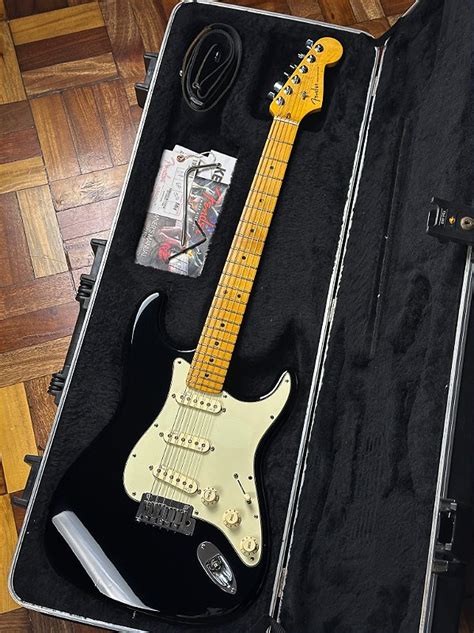 GUITARRA FENDER STRATOCASTER AMERICAN DELUXE USADA SSS Crunch Music