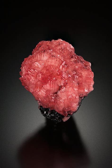 Rhodochrosite On Hausmanite N Chwaning Mines Kuruman Kalahari