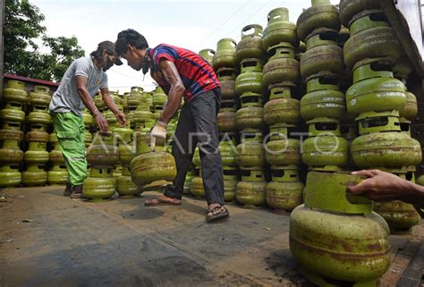 PERTAMINA TAMBAH PASOKAN TABUNG LPG 3 KG ANTARA Foto