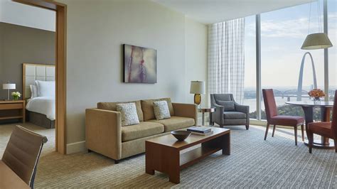 Arch One-Bedroom Suite | St. Louis Suites | Four Seasons Hotel