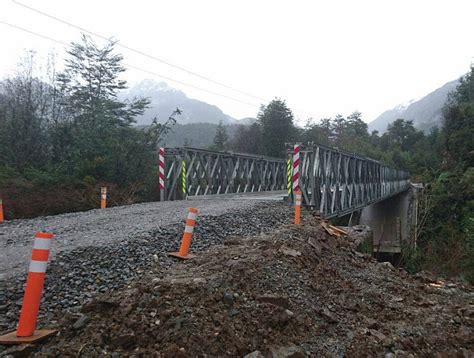 Normalizan tránsito en la Ruta 7 en Aysén tras instalar puente mecano