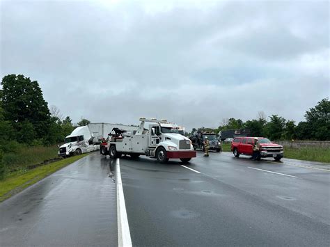 Update No Injuries Hwy 401 In Cobourg Reopening After 3 Vehicle