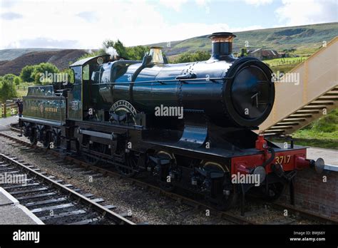 City Of Truro 3717 Gwr 3700 Class 3440 The First Steam Engine To Stock