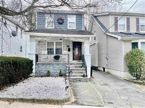 39 Summit St, Ridgefield Park, NJ 07660 - See Est. Value, Schools & More