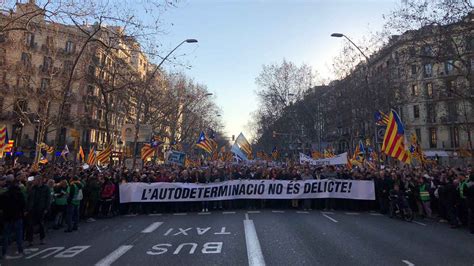 Miles De Manifestantes Marchan En Barcelona Contra El Juicio Del Proc S