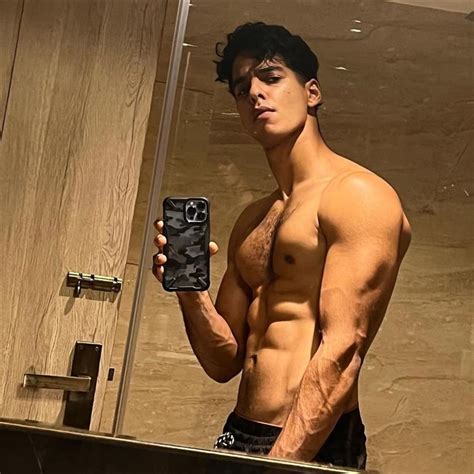 Ishaan Khatter Goes Shirtless In Mirror Selfie Flaunts Perfect Abs