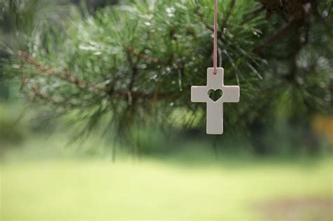 Médaille et chaîne de baptême qui offre quoi