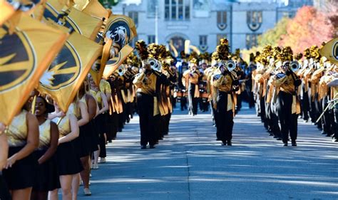 “marching Mizzou” Leads 97th Macys Thanksgiving Day Parade