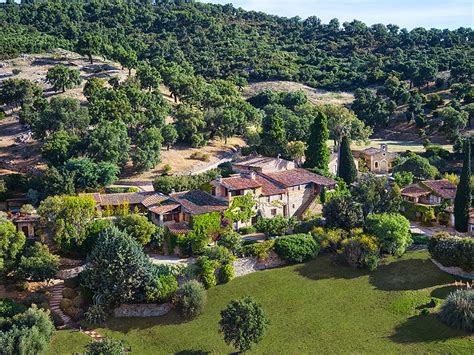 Johnny Depp Lists France Home For $27 Million : People.com