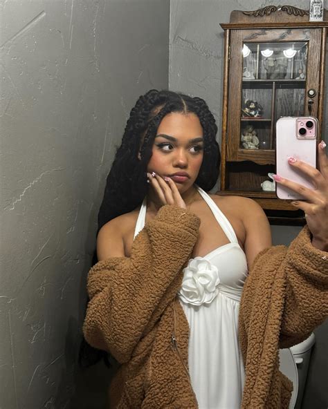 Arianna Hailey | This is really a post for the nails 🤍🌷🎀 | Instagram