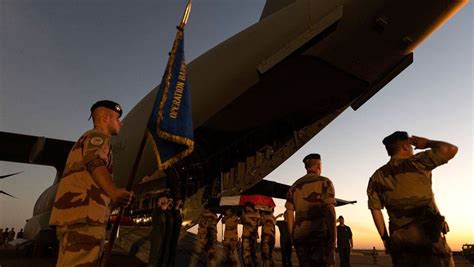 Les Corps Des 13 Soldats Tués Au Mali Sont Arrivés En France Lexpress