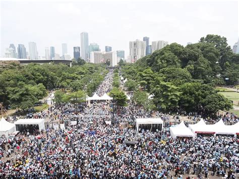 Lautan Massa Pada Kampanye Akbar Terakhir Prabowo Gibran