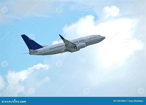 Boeing 737 takeoff stock photo. Image of departyre, climb - 1257650