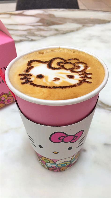 La Locals Love Hello Kitty Cafe Life In Wanderlust