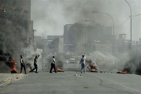 South Africa Riots : 1 576 Riots In South Africa Photos And Premium High Res Pictures Getty ...