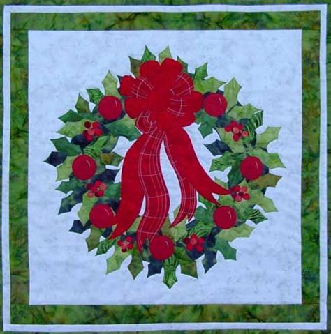 The Holly Wreath Holly Wreath Christmas Quilt Winter Quilts