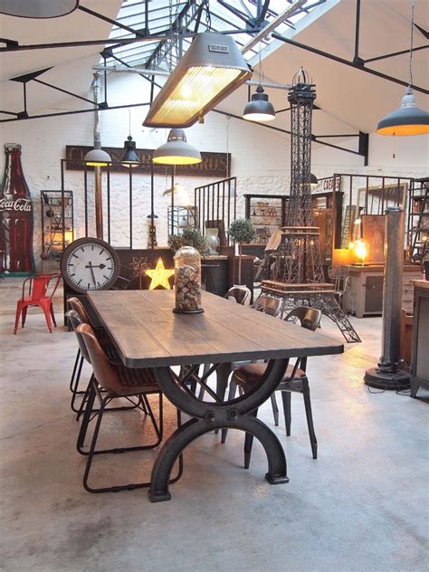 Metal And Woods Mobilier Industriel