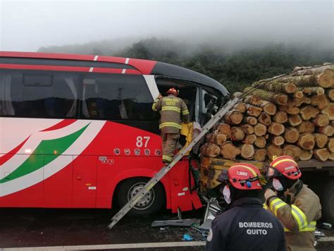 Siniestro De Tránsito Deja Un Muerto Y 11 Heridos En La Vía A Papallacta