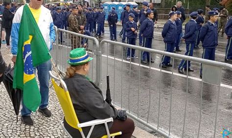 Desfile Em Curitiba Marca Data Dos 200 Anos Da Independência Do Brasil