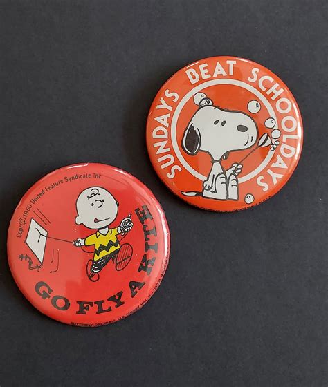 Vintage Pinback Buttons Peanuts Snoopy Charlie Brown Etsy