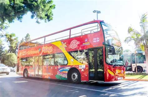 Excursão turística em ônibus hop on hop off pela cidade de Málaga o