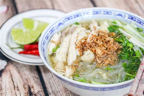 Vietnamese Chicken And Glass Noodle Soup Miến Gà Bun Bo Bae