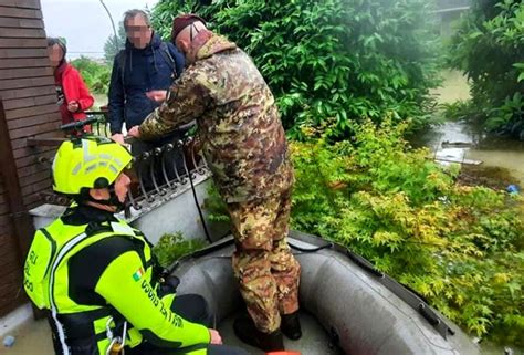 Alluvione In Emilia Romagna Su Formiche Net Le Immagini Satellitari