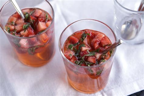 Aperol Bowle Mit Erdbeeren