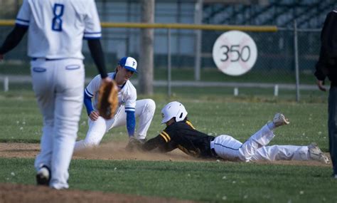 Roundup Reed Custer Softball Powers Past Peotone Reed Custer Baseball