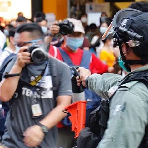 Hong Kong Police Deliberately Pepper Spraying Reporters During A