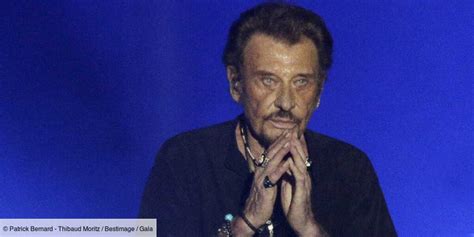 Johnny Hallyday Cadeau Qui Offre Un Beau Cadeau Aux Fans De Johnny