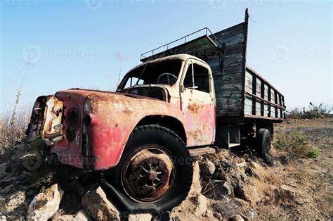 Rusty old truck 21651953 Stock Photo at Vecteezy