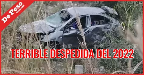 Trágica despedida del 2022 joven muere al salir disparado de un auto