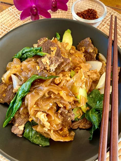 Easy Beef Pad See Ew Recipe Thai Rice Noodles