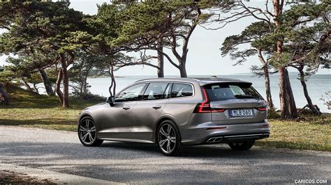 Volvo V T Awd Inscription Color Pebble Grey Metallic Rear