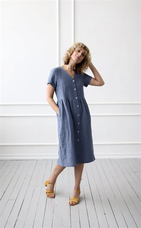 Linen dress with button closure – OffOn