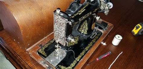 Singer Sewing Machine In Bentwood Case Collectors Weekly