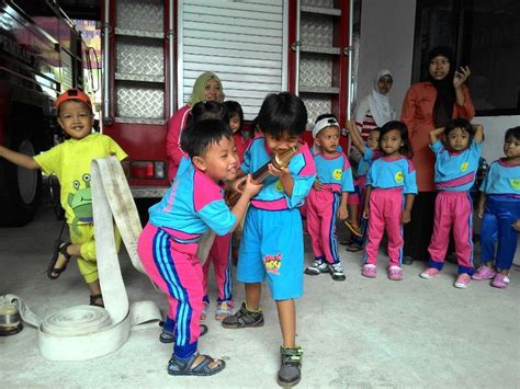 Serunya Anak Tk Di Pacitan Jadi Petugas Pemadam Kebakaran Pacitanku