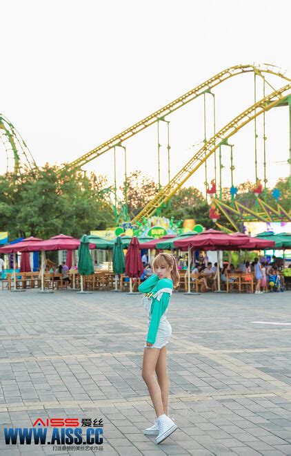 何冉 钻石版F5032何冉的假期F5032 0074 Porn Pic